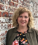 Headshot of Nicole Stanton