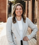 Profile photo for Polly Simpson