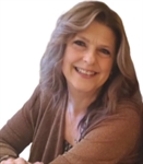 Headshot of Jo Kennedy