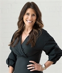 Headshot of Angela Barter