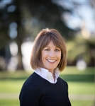 Profile photo for Maureen Linde